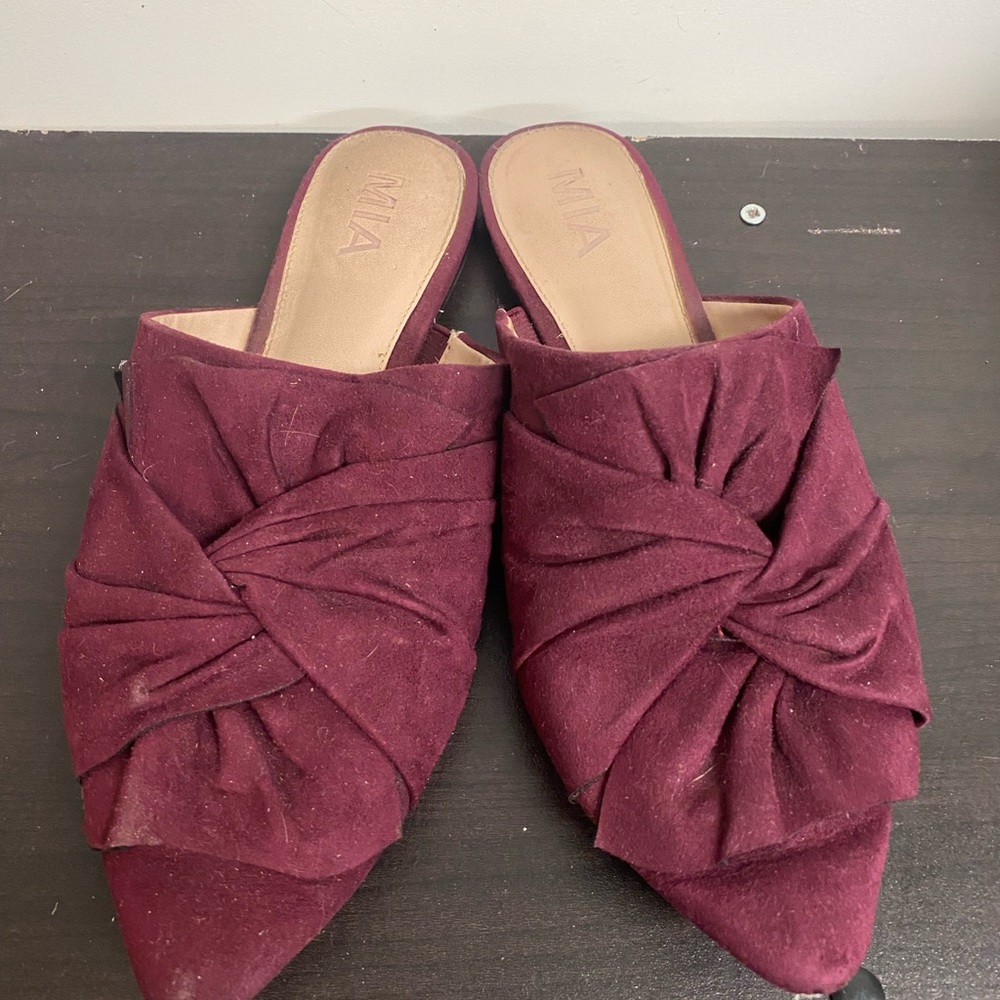 Womens Purple MIA flats.